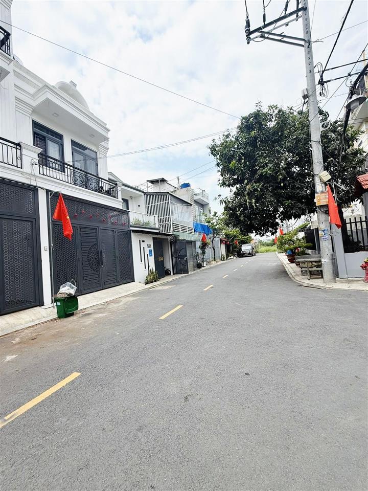 Đất thổ cư đường nhựa 8m thông xe hơi khu vip