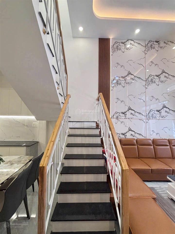 Nhà 3 phòng ngủ ngay chợ cầu đồng ngã tư ga