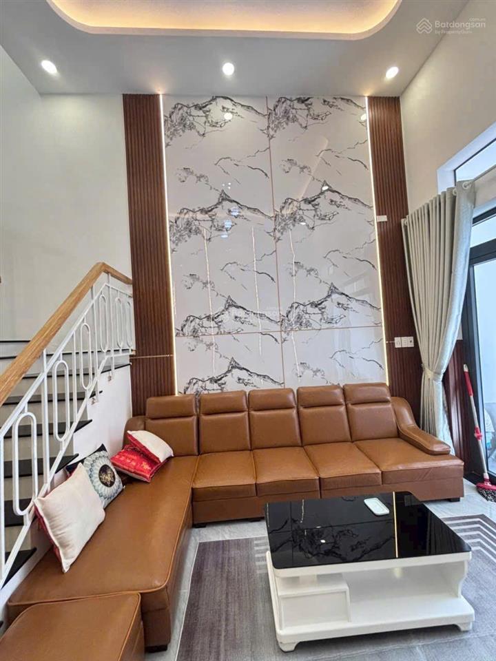 Nhà 3 phòng ngủ ngay chợ cầu đồng ngã tư ga