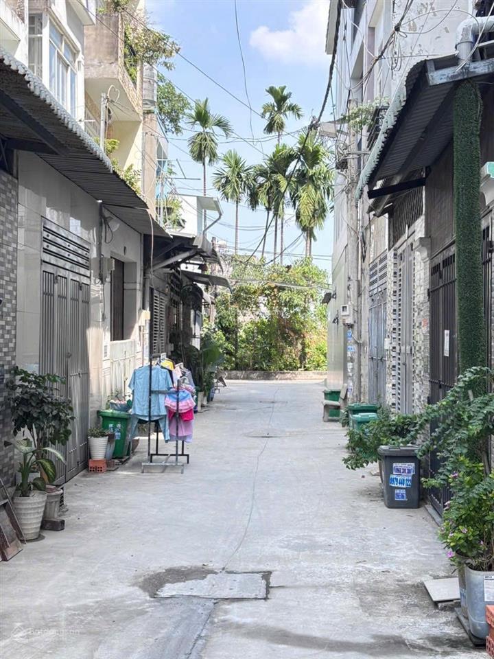 Nhà 3 phòng ngủ ngay chợ cầu đồng ngã tư ga