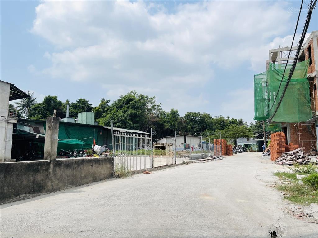 Đất thổ cư (4x15.5m) hẻm xe hơi 8m ngay sau lô mặt tiền