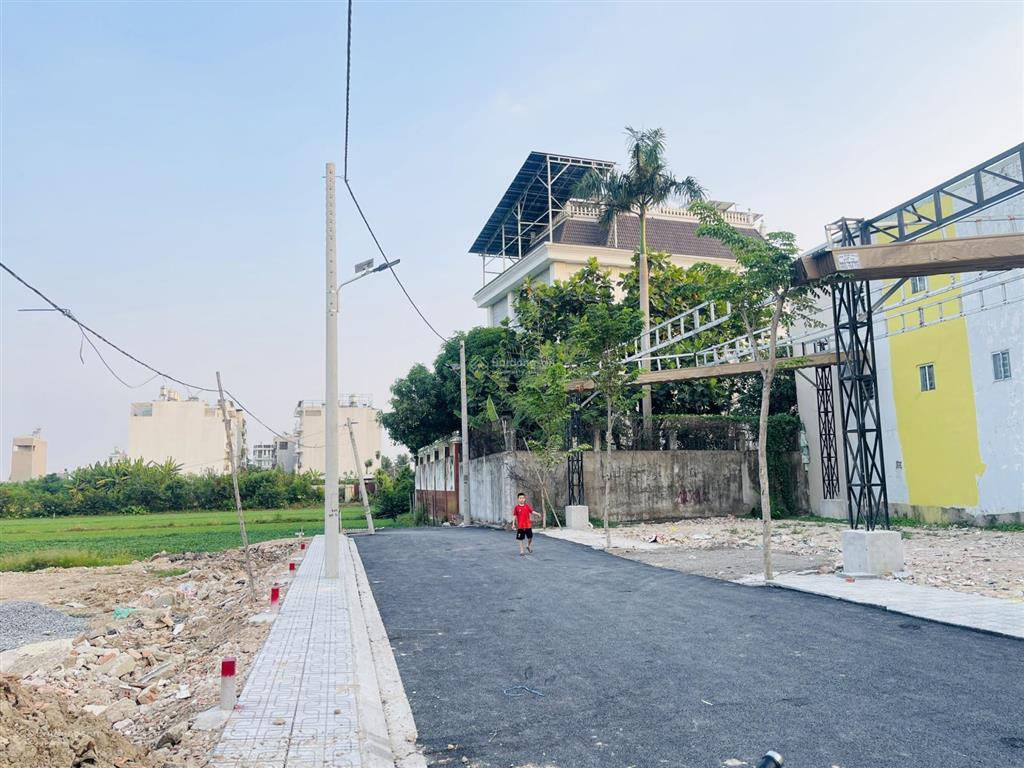 Đất thổ cư (4x18m) đường nhựa vỉa hè 10m