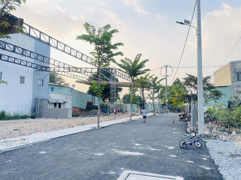 Đất thổ cư (4x18m) đường nhựa vỉa hè 10m