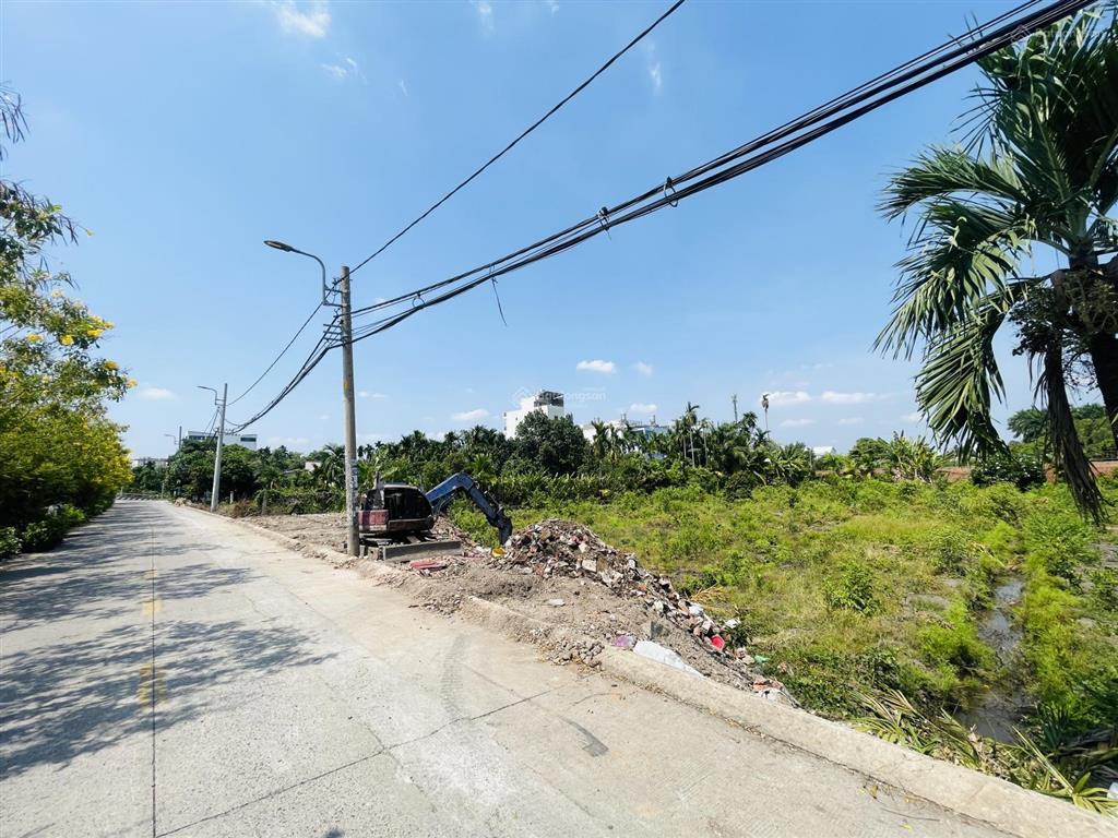 Đất mặt tiền kênh lớn tl37 (4x20m) trung tâm phường gần 3 trường học