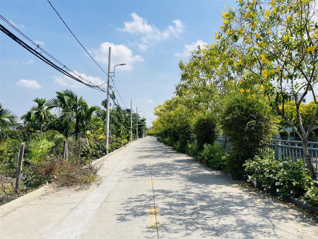 Đất mặt tiền kênh lớn tl37 (4x20m) trung tâm phường gần 3 trường học