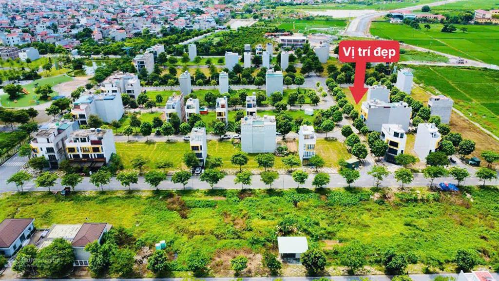 Phố nối house view công viên, ngay chân đế 3 tòa chung cư