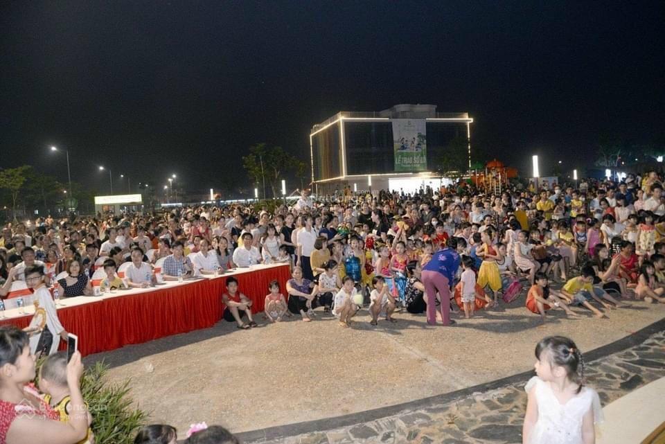 Phố nối house view công viên, ngay chân đế 3 tòa chung cư