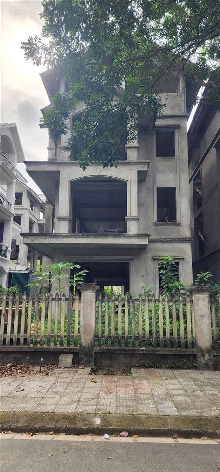 Bán biệt thự vị trí đắc địa mặt đường 40m nằm trong dự án mailand hanoi city. dt 255m2