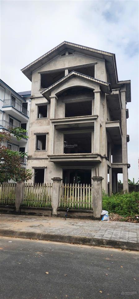 Bán biệt thự vị trí đắc địa mặt đường 40m nằm trong dự án mailand hanoi city. dt 255m2