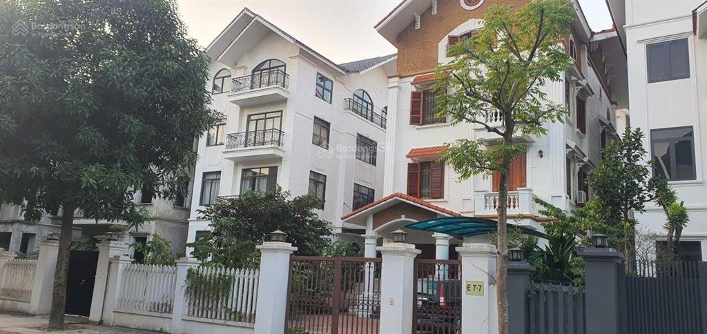 Bán biệt thự vị trí đắc địa mặt đường 40m nằm trong dự án mailand hanoi city. dt 255m2