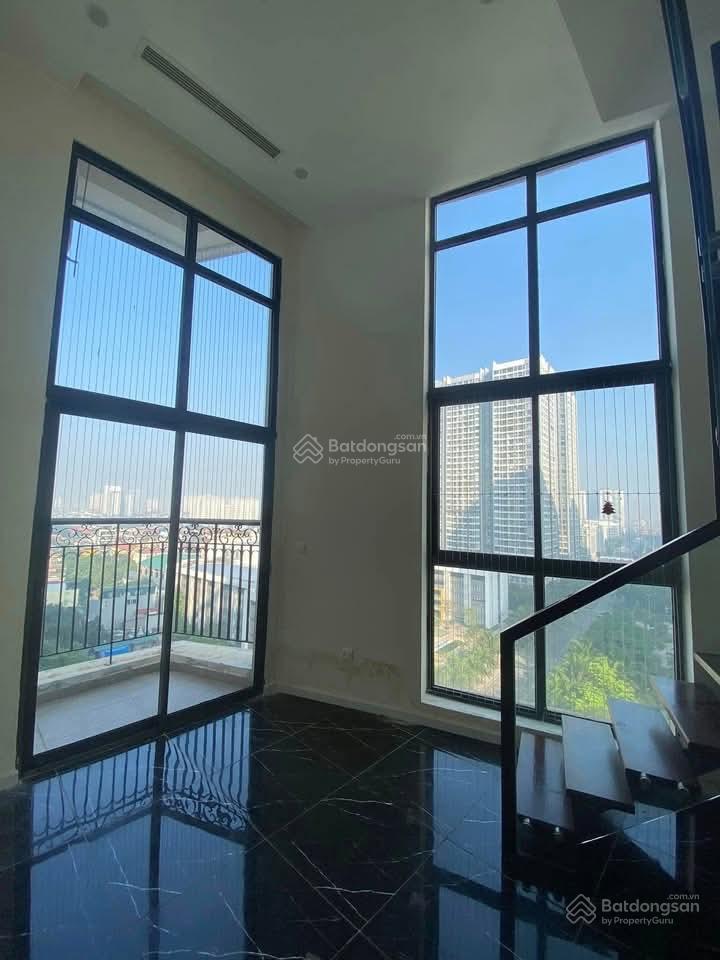 Cho thuê căn góc  120m2 tại sunshine palace, 15 triệu/tháng, view cầu vĩnh tuy sông hồng