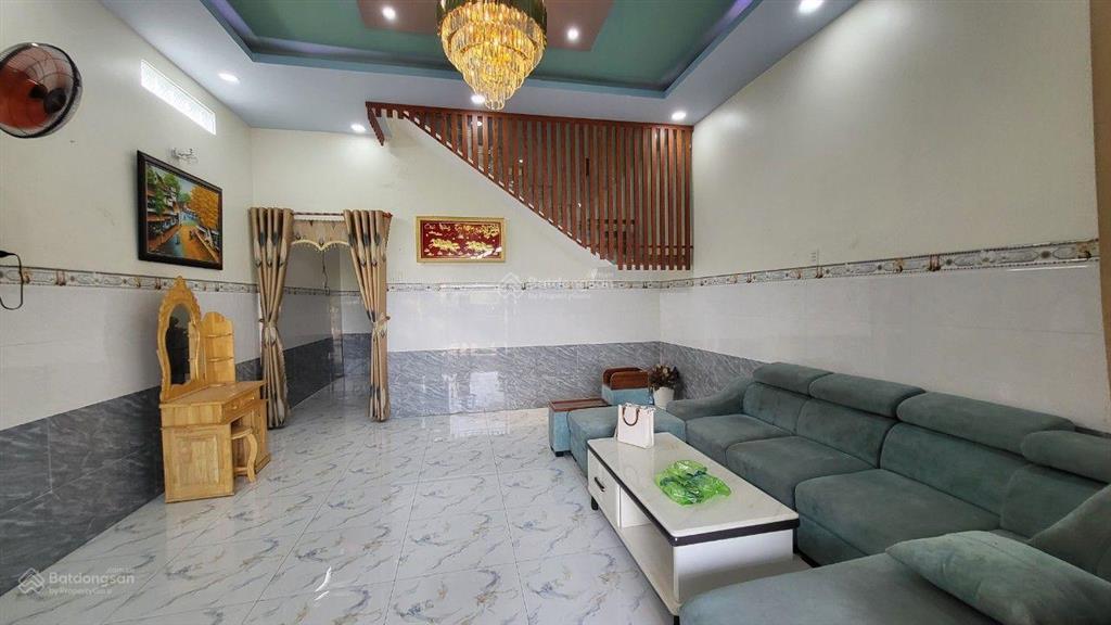 Nhà 5x15 m2, 1 trệt 1 lầu đúc, gần chợ hòa khánh, đức hòa, long an.