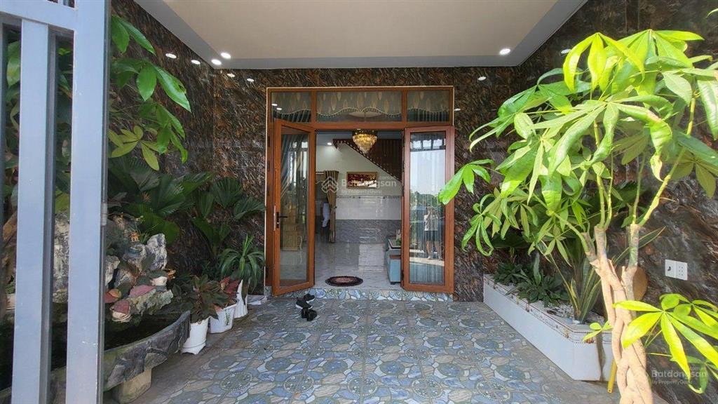 Nhà 5x15 m2, 1 trệt 1 lầu đúc, gần chợ hòa khánh, đức hòa, long an.