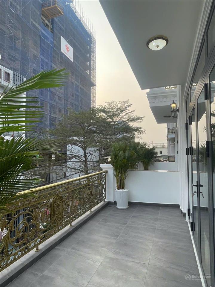 10,6 tỷ 5,6 x 14,9m 2 lầu sân thượng