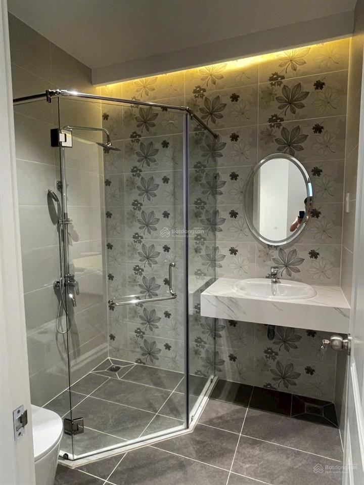 10,6 tỷ 5,6 x 14,9m 2 lầu sân thượng