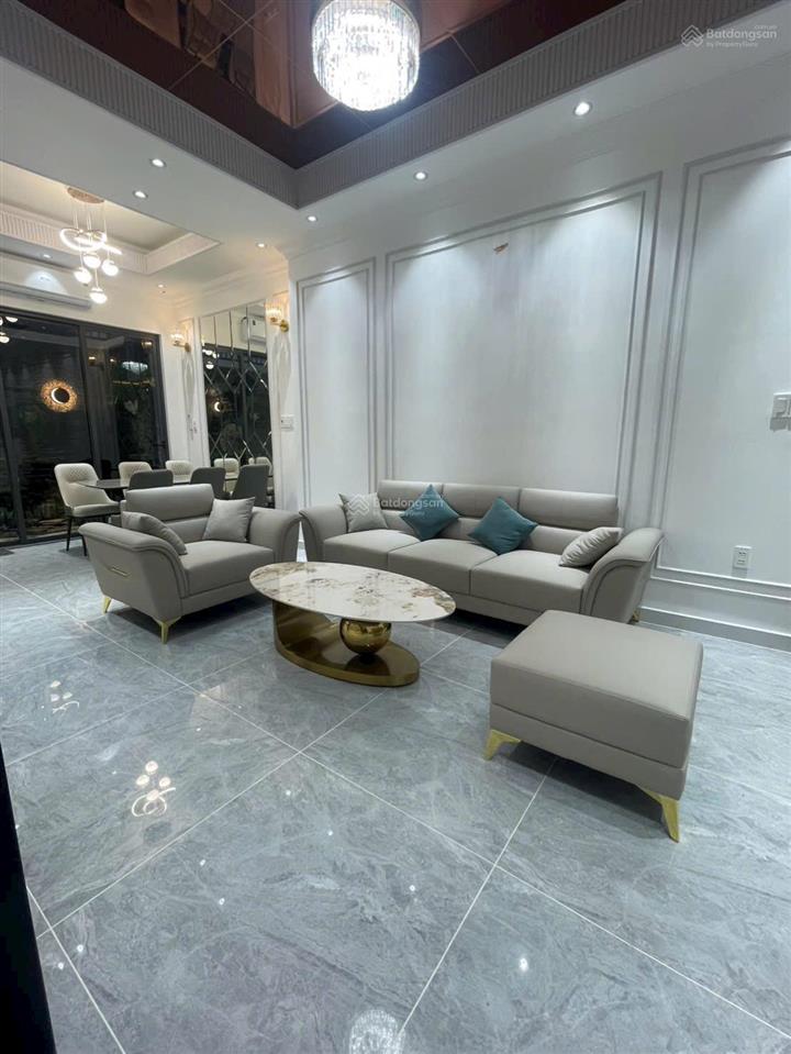 10,6 tỷ 5,6 x 14,9m 2 lầu sân thượng