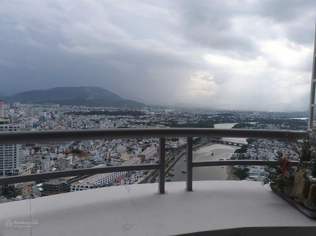 Cận tết cần tiền,cc bán căn hiếm góc phố biển số 7676m2 mà giá tốt mường thanh số4 trần phú