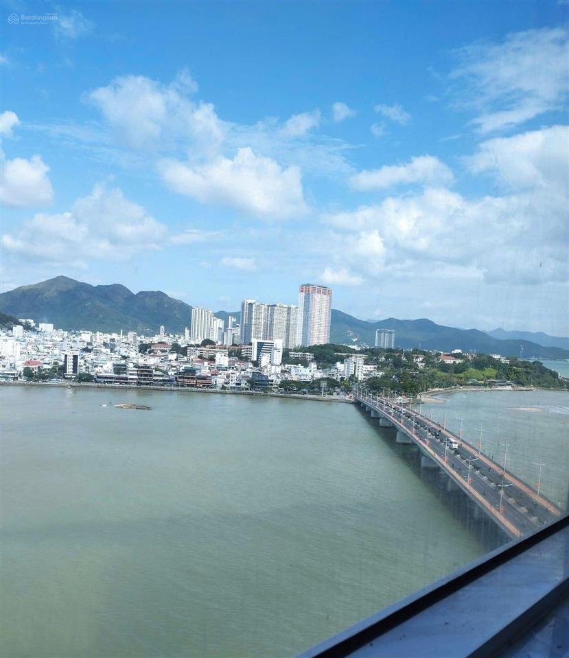 Bán căn view sông 138m², tầng đẹp, giá tốt trong tháng 6 mường thanh 04 trần phú