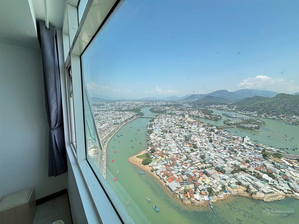 Bán căn view sông 138m², tầng đẹp, giá tốt trong tháng 6 mường thanh 04 trần phú