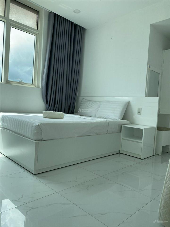 Căn góc số 76, 3 mặt thoáng, rộng 76 m2, tầng cao ít ai bán tại mường thanh 04 trần phú