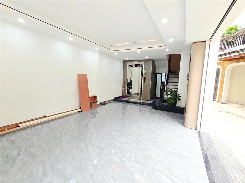 Bán nhà riêng 50 m² ô tô vào nhà thạch bàn long biên