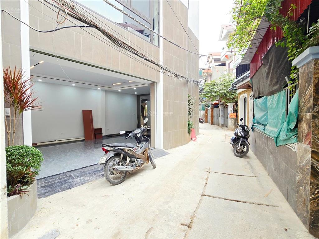 Bán nhà riêng 50 m² ô tô vào nhà thạch bàn long biên
