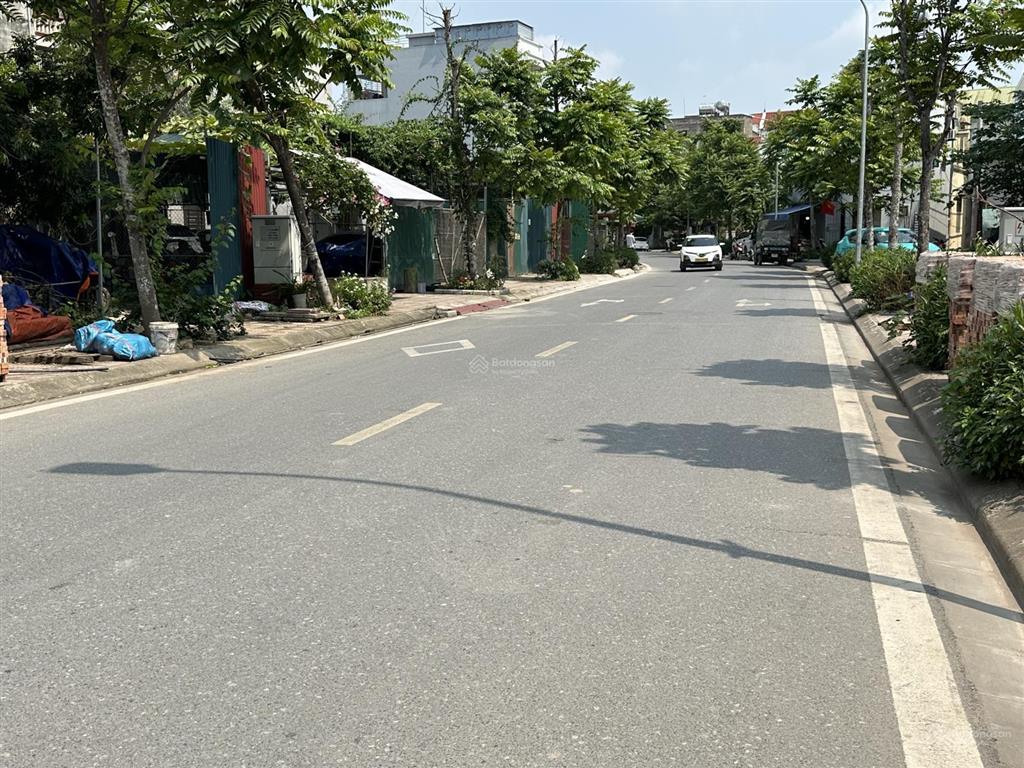 Chính chủ nhờ bán lô đất siêu đẹp mặt đường hoa động kinh doanh sầm uất