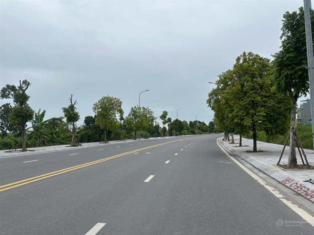 Chính chủ nhờ bán 120 m2 mặt hồ 30 ha giá nhỉnh 30 tỷ