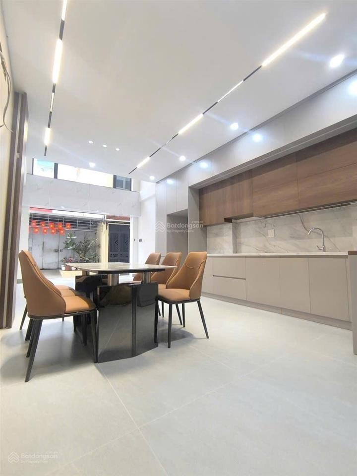 Nhỉnh 9 tỷ nhà 45 m2 xây 6 tầng thang máy tổ 9 thạch bàn ô tô vào nhà