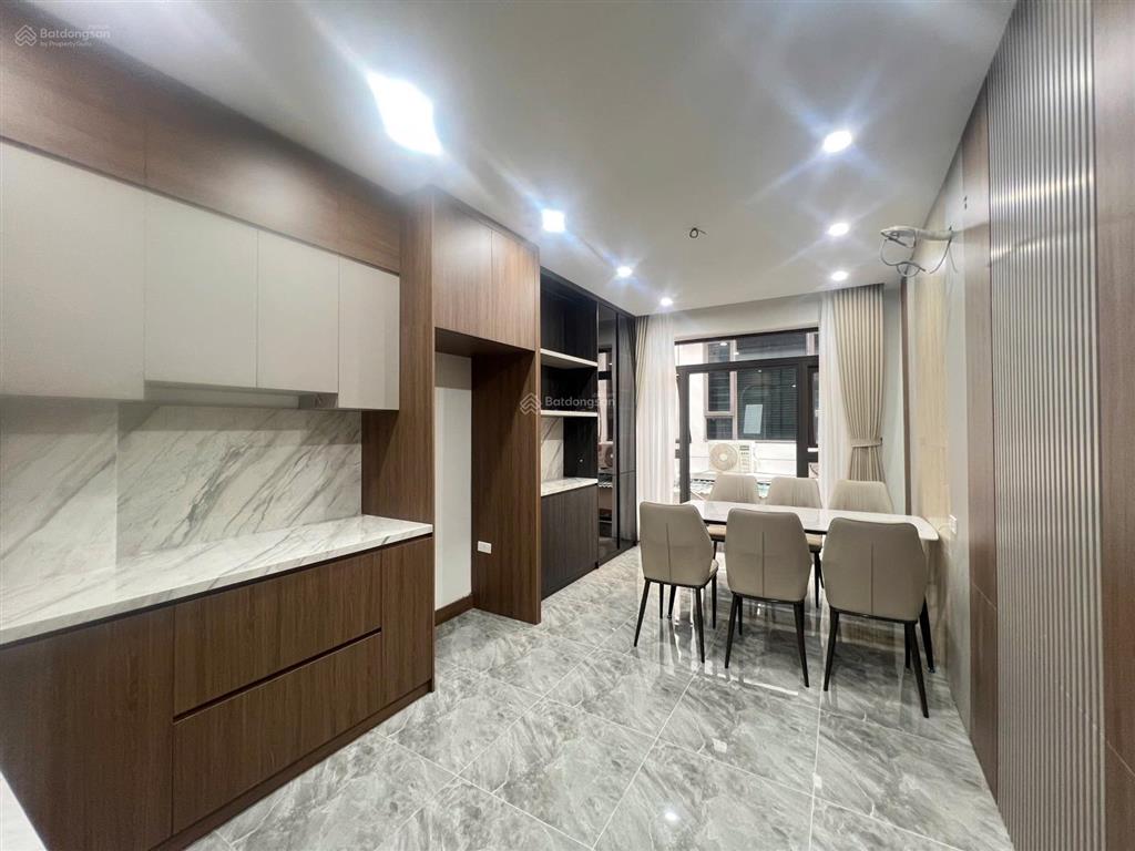 Chính chủ bán nhà 36 m2 ngay chợ đồng dinh xây 6 tầng thang máy nhỉnh 7 tỷ