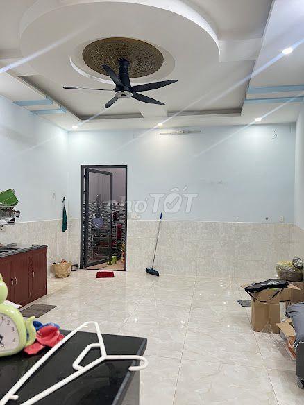 Bán nhà 2 lầu 1 trệt mặt tiền đường 11 phường linh xuân thủ đức