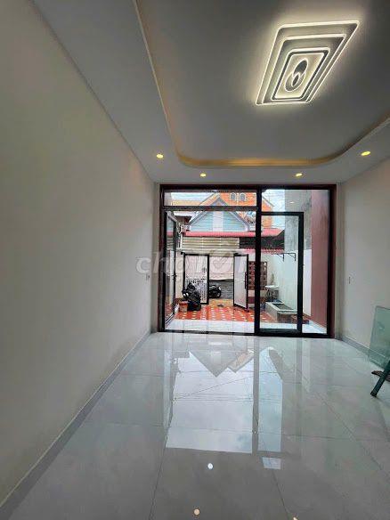 Bán nhà 1 trệt 1 lầu sát đường trần hưng đạo dĩ an