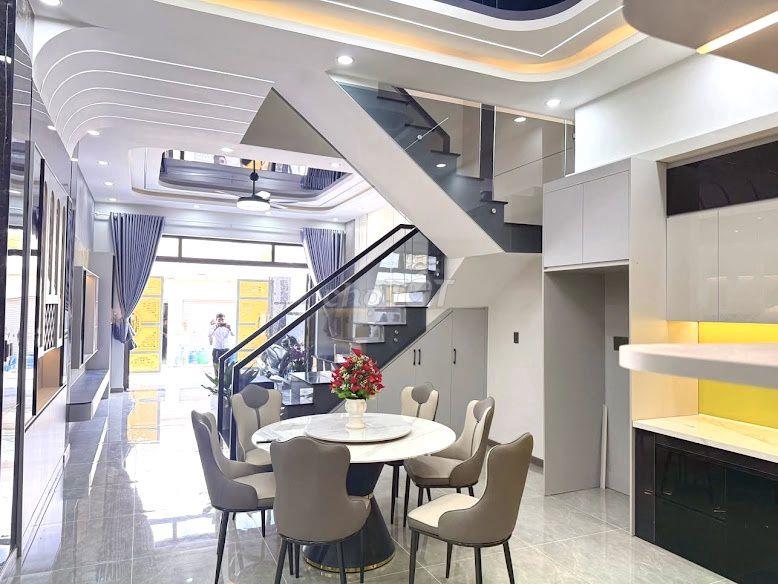 Bán nhà 1 trệt 2 lầu gần chợ dĩ an một sài gòn