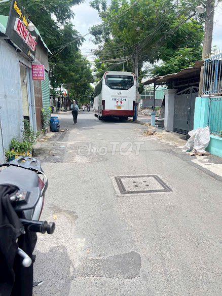 Bán nhà cấp 4 gác lửng mặt tiền đường phan bội trâu dĩ an