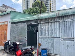 Bán nhà cấp 4 gác lửng mặt tiền đường phan bội trâu dĩ an