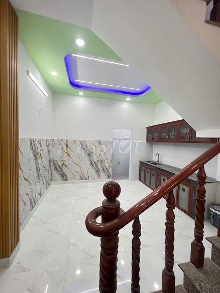 BÁN NHÀ 1 TRỆT 1 LẦU SÁT NGÃ TƯ CHIÊU LIÊU VÀ TRƯỜNG HỌC CẤP 1 