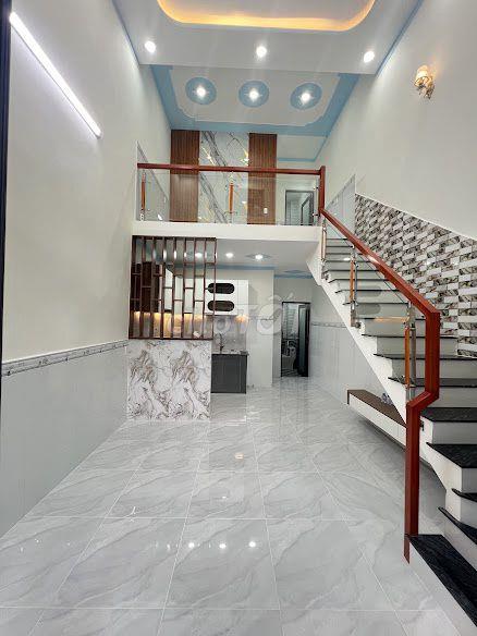 Bán nhà cấp 4 gác lửng gần chợ tân long dĩ an 