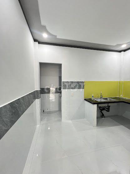 Bán nhà 1 trệt 1 lầu gần ngã tư đồi mồi dĩ an bình dương