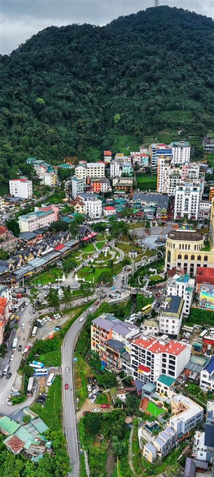 Sở hữu hơn 300m đất kinh doanh đầu tư ngay quảng trường khu du lịch nghỉ mát tam đảo,  0985 893 ***
