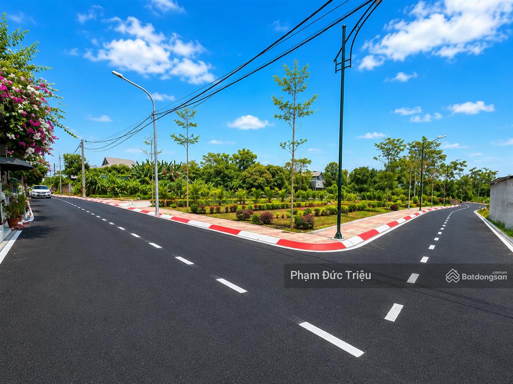 Lô góc 120m2 ngay trục hồ tây  ba vì và metro 12 sát đại học quốc gia
