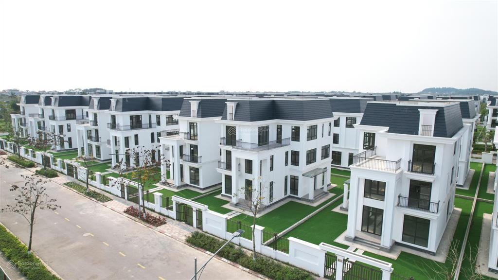 Chính chủ bán bt đơn lập bt*07 hud mê linh trục chính 24m vip tại dự án, đối diện sungroup