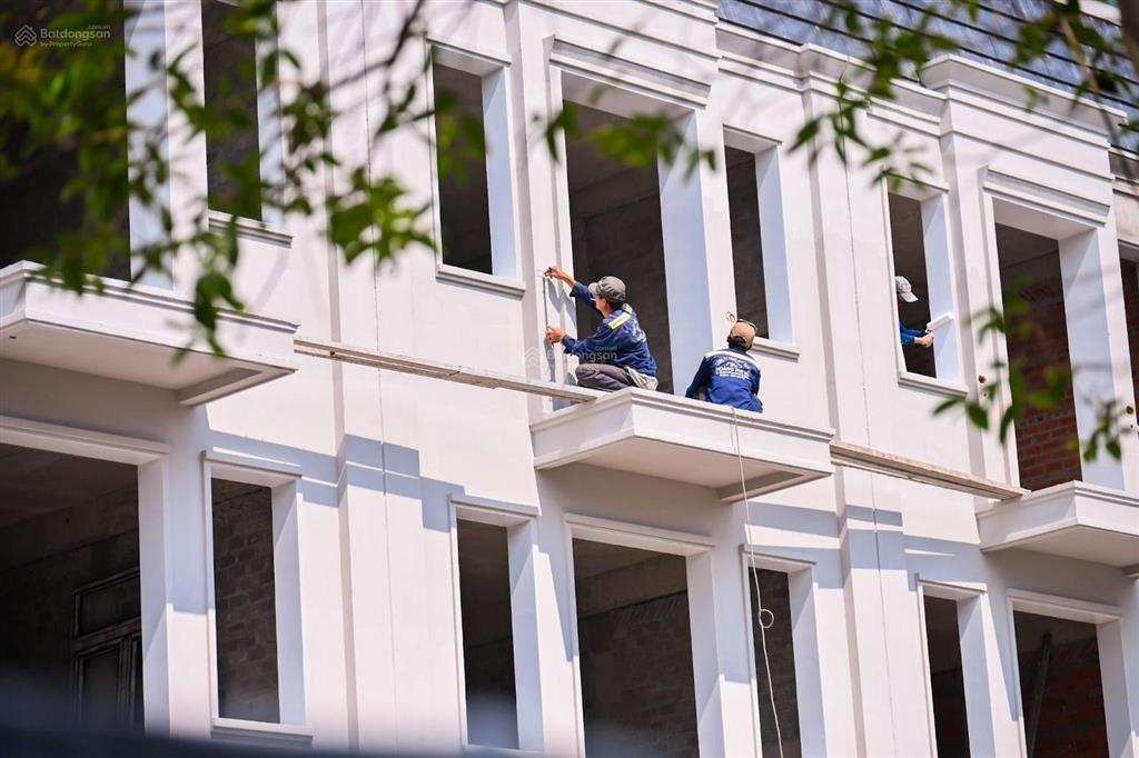 Cn liền kề cạnh chung cư kđt sinh thái hud chánh mỹ,tp hcm mặt sông sài gòn,kí hđmb 40%,bank hỗ trợ