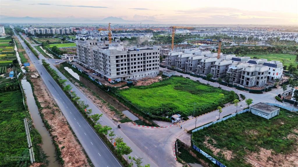 Liền kề hud mê linh 135m2 giá hơn 10 tỷ/căn, vị trí 2 mặt đường, ngay cạnh công viên, kd sầm uất