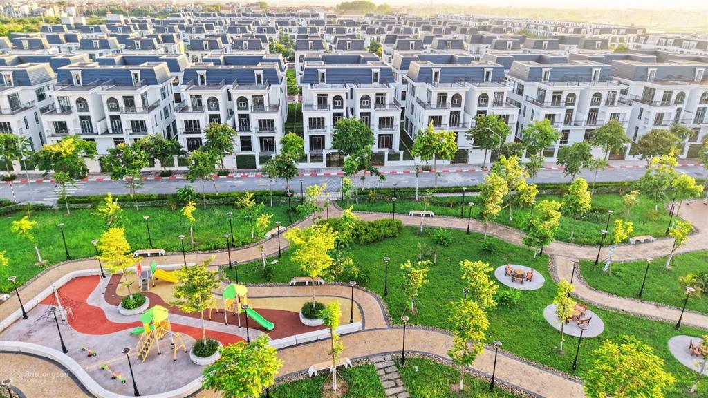 Liền kề hud mê linh 135m2 giá hơn 10 tỷ/căn, vị trí 2 mặt đường, ngay cạnh công viên, kd sầm uất