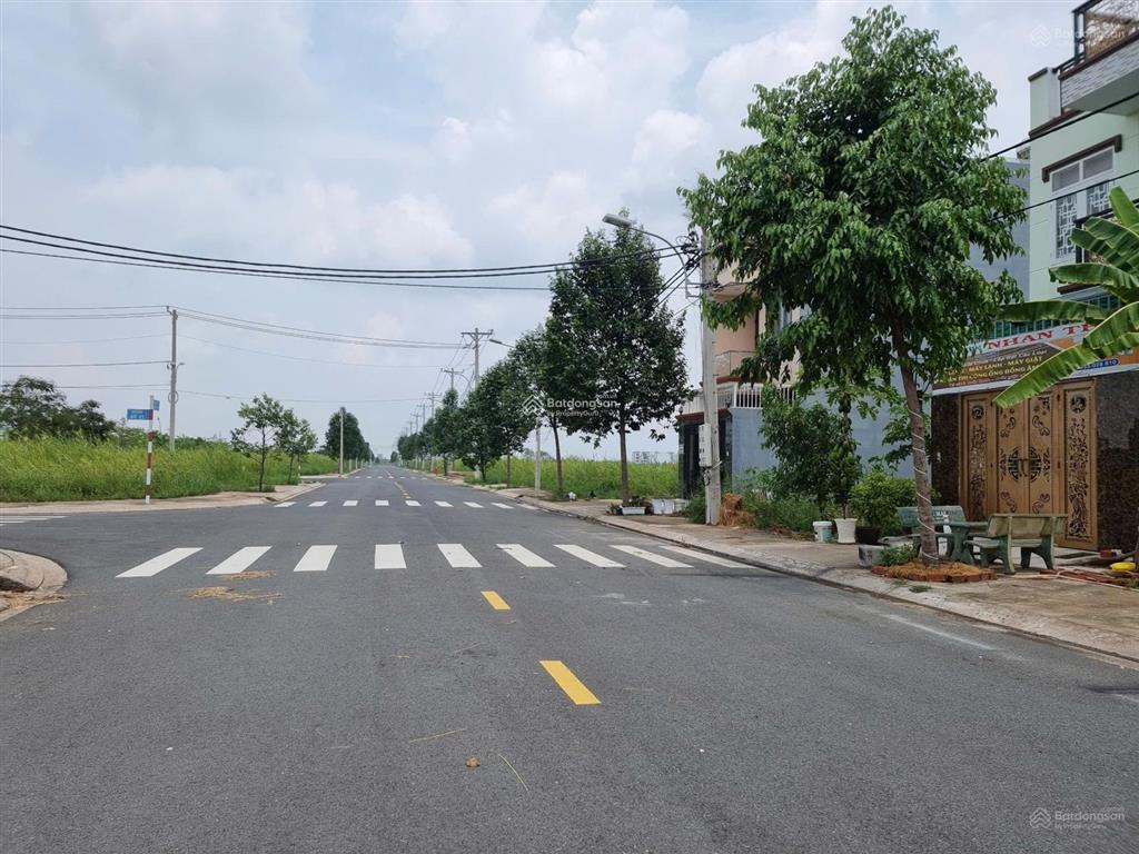 Cần bán nền view công viên sgvl, giá 2tỷ.  0907 228 ***