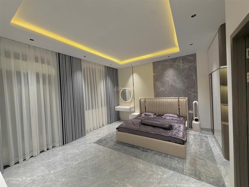 Bán nhà phố 3 lầu mới xây kdc saigon village, full nội thất cao cấp, đã hoàn công đầy đủ