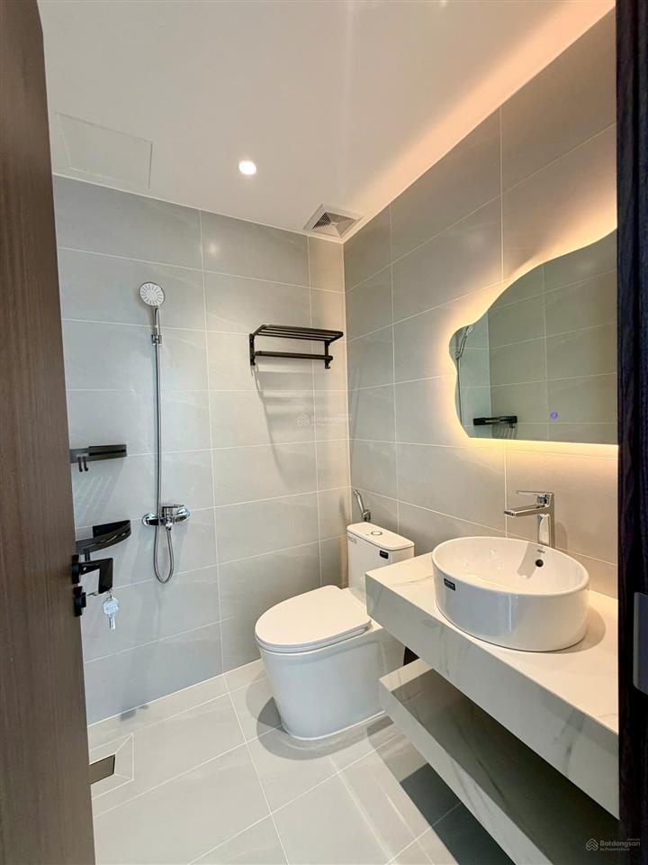 Bán nhà phố 3 lầu mới xây kdc saigon village, full nội thất cao cấp, đã hoàn công đầy đủ