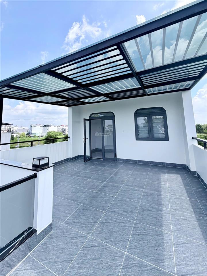 Bán nhà phố 3 lầu mới xây kdc saigon village, full nội thất cao cấp, đã hoàn công đầy đủ