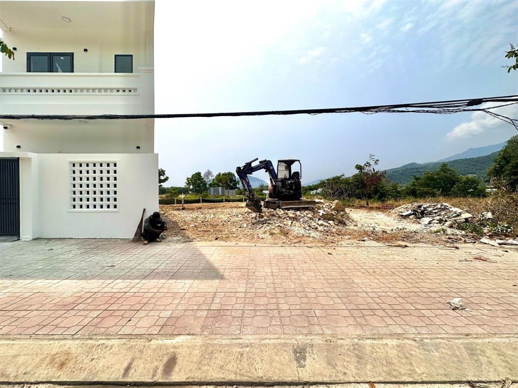 [rrrr]b.án đất mặt đường phong châu, nha trang, khánh hòa.