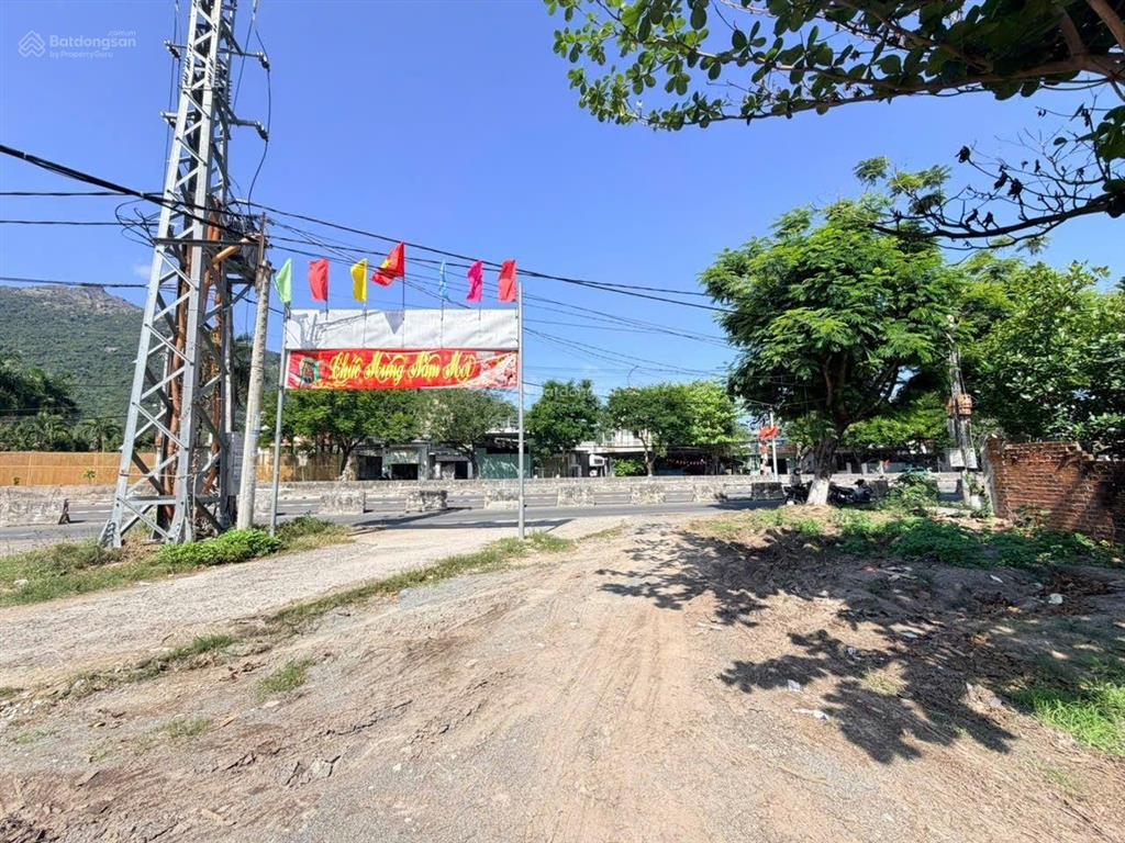 [rrrr]b.án đất mặt tiền, mặt đường nguyễn tất thành, phước đồng (cũ), nam nha trang, khánh hòa.